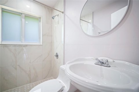 Снять в аренду виллу или дом в Холливуд, Флорида 2 спальни, 271.09м2, № 2066695 - фото 23