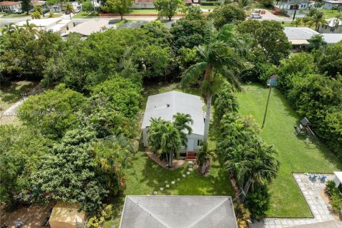 Снять в аренду виллу или дом в Холливуд, Флорида 2 спальни, 271.09м2, № 2066695 - фото 4