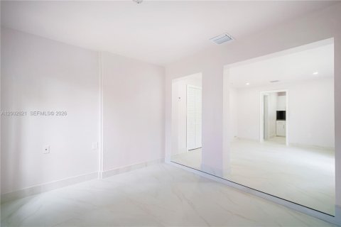 Снять в аренду виллу или дом в Холливуд, Флорида 2 спальни, 271.09м2, № 2066695 - фото 11