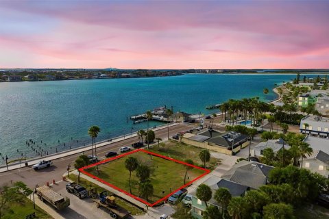 Land in Saint Pete Beach, Florida № 2115957