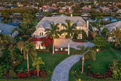 Villa ou maison à vendre à Indian Harbour Beach, Floride: 5 chambres, 630.34 m2 № 1755399 - photo 2