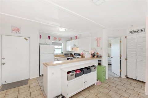 Купить кондоминиум в Пунта-Горда, Флорида 6 комнат, 79.9м2, № 1685237 - фото 6