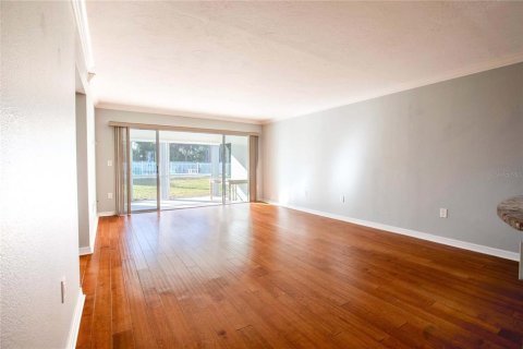 Condo in Sarasota, Florida, 2 bedrooms № 2201850 - photo 6
