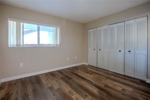 Condo in Sarasota, Florida, 2 bedrooms № 2201850 - photo 13