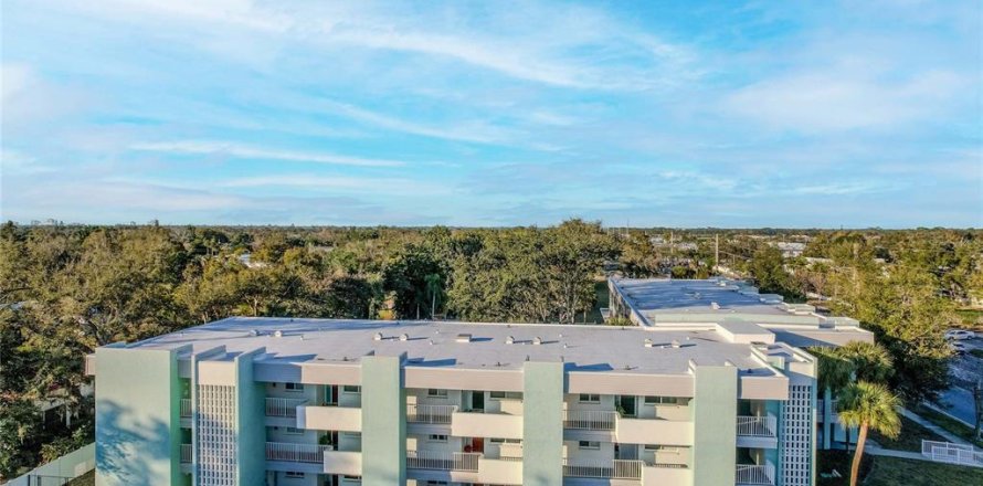 Condo in Sarasota, Florida, 2 bedrooms № 2201850