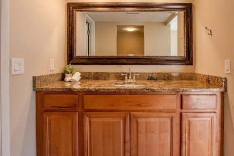Condo in Sarasota, Florida, 2 bedrooms № 2201850 - photo 11