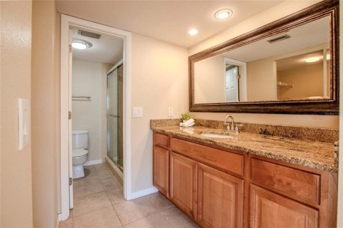 Condo in Sarasota, Florida, 2 bedrooms № 2201850 - photo 10
