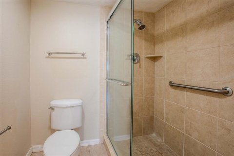 Condo in Sarasota, Florida, 2 bedrooms № 2201850 - photo 12
