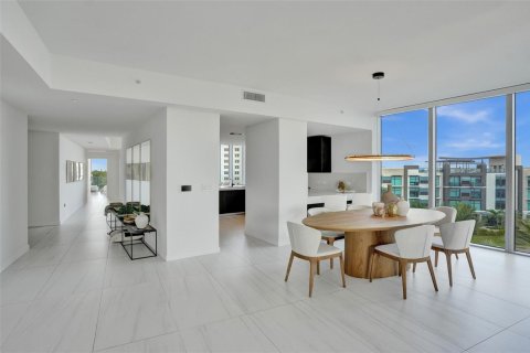Condominio en alquiler en Fort Lauderdale, Florida, 3 dormitorios, 259.38 m2 № 2252927 - foto 10
