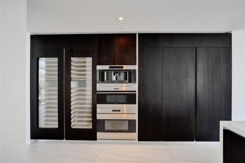 Condominio en alquiler en Fort Lauderdale, Florida, 3 dormitorios, 259.38 m2 № 2252927 - foto 16