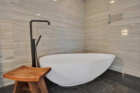 Condominio en alquiler en Fort Lauderdale, Florida, 3 dormitorios, 259.38 m2 № 2252927 - foto 28