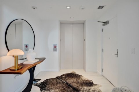 Condominio en alquiler en Fort Lauderdale, Florida, 3 dormitorios, 259.38 m2 № 2252927 - foto 2