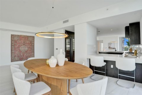 Condominio en alquiler en Fort Lauderdale, Florida, 3 dormitorios, 259.38 m2 № 2252927 - foto 12