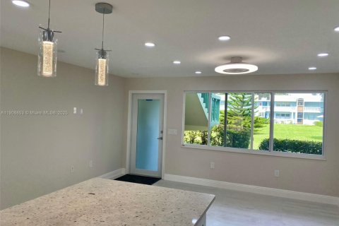 Condo in Deerfield Beach, Florida, 1 bedroom  № 1963287 - photo 3