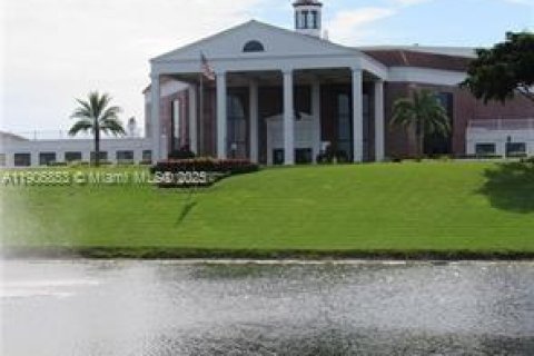 Condo in Deerfield Beach, Florida, 1 bedroom  № 1963287 - photo 12