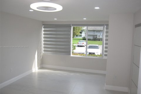 Condo in Deerfield Beach, Florida, 1 bedroom  № 1963287 - photo 7