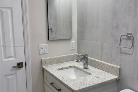 Condo in Deerfield Beach, Florida, 1 bedroom  № 1963287 - photo 5