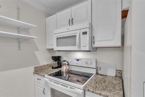 Condominio en alquiler en Winter Haven, Florida, 2 dormitorios, 78.04 m2 № 2111207 - foto 7