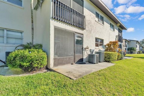Condominio en alquiler en Winter Haven, Florida, 2 dormitorios, 78.04 m2 № 2111207 - foto 24