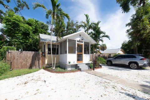 Casa en alquiler en Gulfport, Florida, 2 dormitorios, 74.32 m2 № 1907365 - foto 1