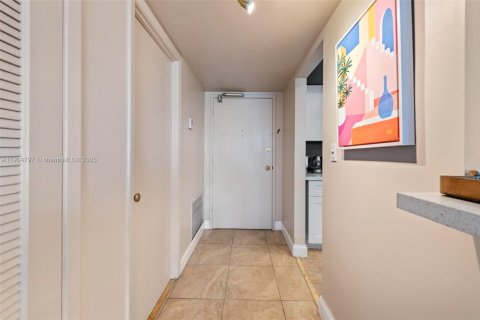 Copropriété à louer à Aventura, Floride: 1 chambre, 93.37 m2 № 1955859 - photo 6