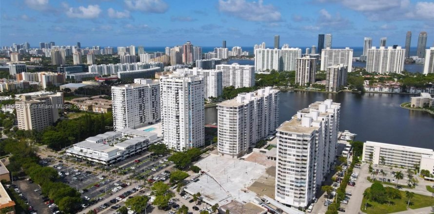 Condo à Aventura, Floride, 1 chambre № 1955859