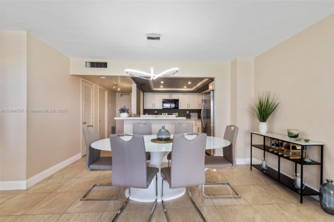 Copropriété à louer à Aventura, Floride: 1 chambre, 93.37 m2 № 1955859 - photo 12