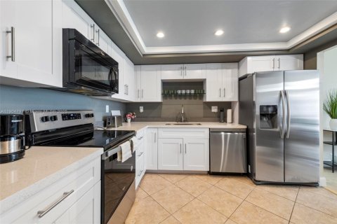 Copropriété à louer à Aventura, Floride: 1 chambre, 93.37 m2 № 1955859 - photo 16