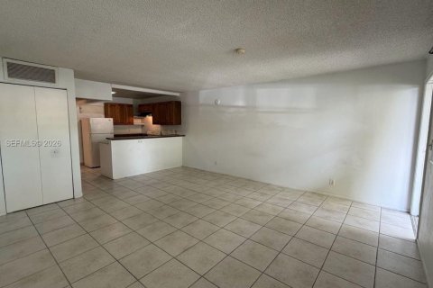 Condo in Coral Springs, Florida, 1 bedroom  № 2060255 - photo 3