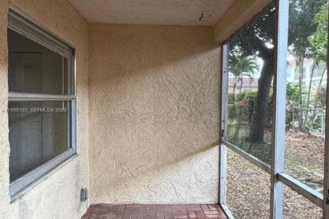 Condo in Coral Springs, Florida, 1 bedroom  № 2060255 - photo 10