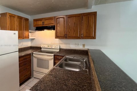 Condo in Coral Springs, Florida, 1 bedroom  № 2060255 - photo 5