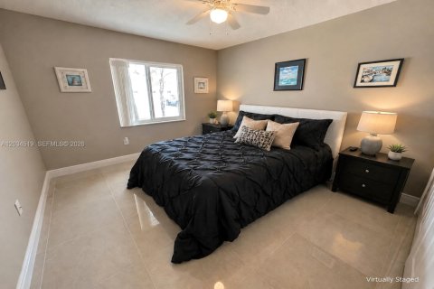 House in Pembroke Pines, Florida 3 bedrooms, 131.18 sq.m. № 2086898 - photo 28