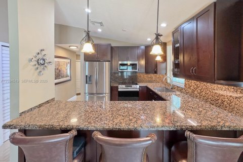 House in Pembroke Pines, Florida 3 bedrooms, 131.18 sq.m. № 2086898 - photo 13