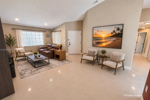 House in Pembroke Pines, Florida 3 bedrooms, 131.18 sq.m. № 2086898 - photo 6