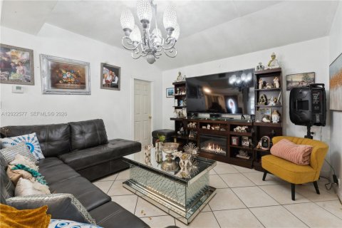 Casa en venta en Miami, Florida, 2 dormitorios, 109.81 m2 № 2257055 - foto 4
