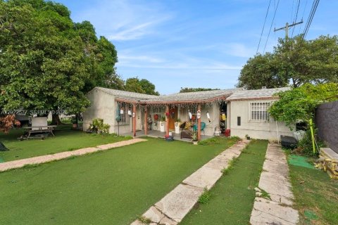 Casa en Miami, Florida 2 dormitorios, 109.81 m2 № 2257055