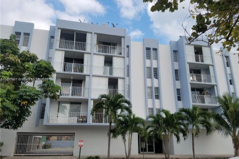 Copropriété à louer à Miami Beach, Floride: 1 chambre, 74.32 m2 № 1784182 - photo 1
