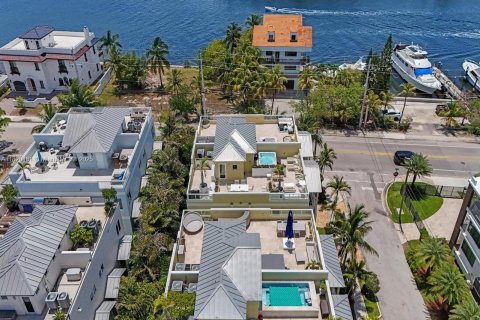 Townhouse in Hollywood, Florida 4 bedrooms, 299.89 sq.m. № 1934204 - photo 18