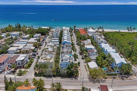 Townhouse in Hollywood, Florida 4 bedrooms, 299.89 sq.m. № 1934204 - photo 4