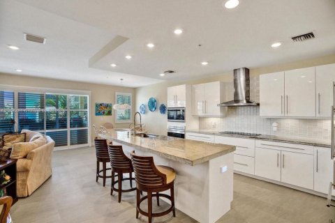 Townhouse in Hollywood, Florida 4 bedrooms, 299.89 sq.m. № 1934204 - photo 7