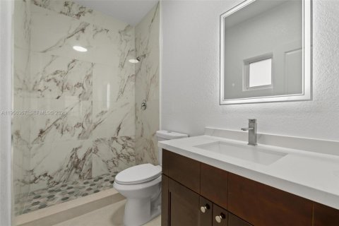 House in Miami, Florida 4 bedrooms № 2011743 - photo 18