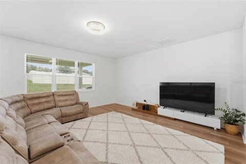Villa ou maison à vendre à Minneola, Floride: 4 chambres, 216.83 m2 № 2345243 - photo 6