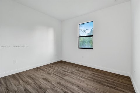 House in Lehigh Acres, Florida 3 bedrooms № 1756884 - photo 29