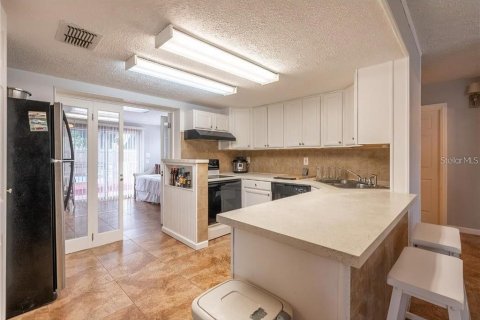 House in New Port Richey, Florida 2 bedrooms, 121.24 sq.m. № 1847075 - photo 2