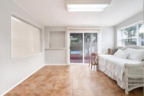 House in New Port Richey, Florida 2 bedrooms, 121.24 sq.m. № 1847075 - photo 6