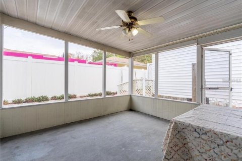 House in New Port Richey, Florida 2 bedrooms, 121.24 sq.m. № 1847075 - photo 12