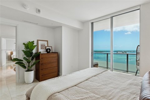 Condominio en alquiler en Miami, Florida, 2 dormitorios, 99.41 m2 № 2010362 - foto 11