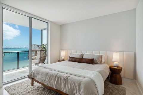 Condominio en alquiler en Miami, Florida, 2 dormitorios, 99.41 m2 № 2010362 - foto 10