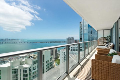 Condominio en alquiler en Miami, Florida, 2 dormitorios, 99.41 m2 № 2010362 - foto 20