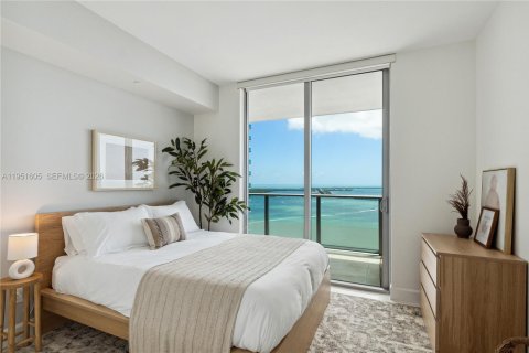 Condominio en alquiler en Miami, Florida, 2 dormitorios, 99.41 m2 № 2010362 - foto 18